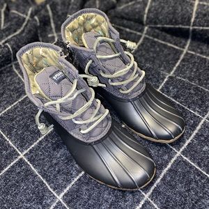 Women’s saltwater quilted duck boots